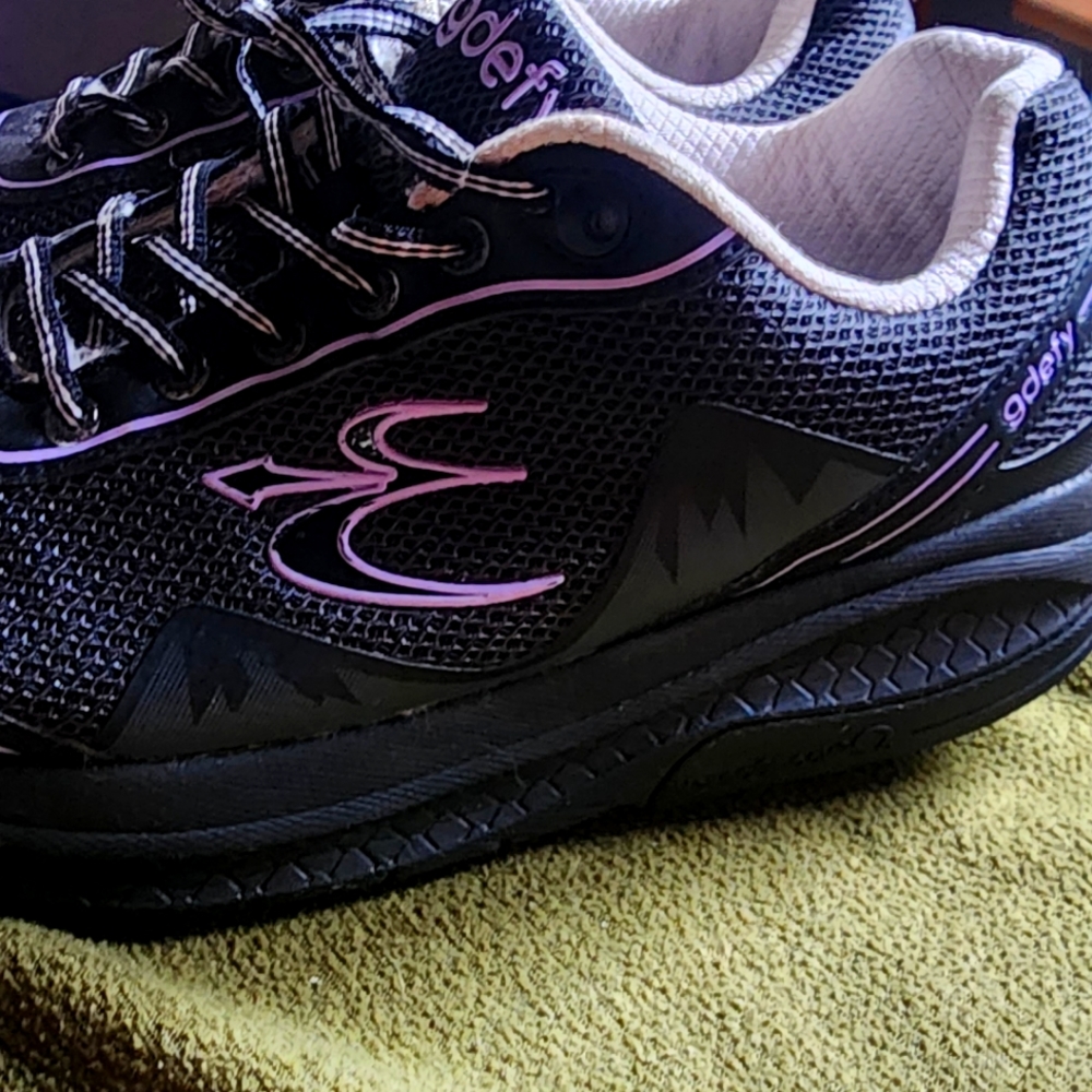 Gdefy shoes Gravity Defyer Women's Mighty Walk